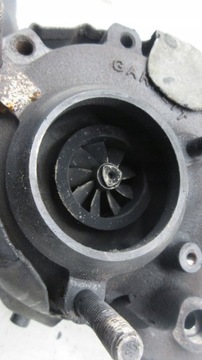 AUDI A8 D3 057145701S TURBO PRAVÁ