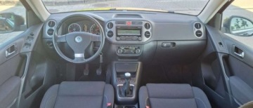 Volkswagen Tiguan I SUV 1.4 TSI 150KM 2010 Volkswagen Tiguan Volkswagen Tiguan 1.4 TSI SportampStyle 1.4 Benzyna, zdjęcie 11