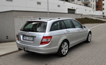Mercedes Klasa C W204 Kombi T204 1.8 200 CGI BlueEFFICIENCY 184KM 2010 Mercedes-Benz Klasa C 1,8 (184KM) Automat 1.8 Benzyna 184KM, zdjęcie 3