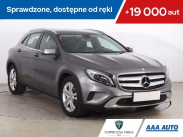 Mercedes GLA I Off-roader 2.0 250 211KM 2015 Mercedes GLA GLA 250 4MATIC, Salon Polska, 4X4