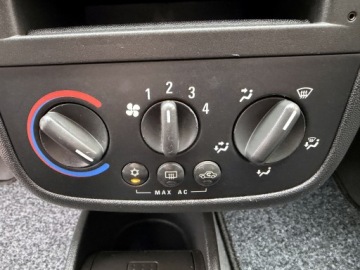 Opel Corsa C 1.2 ECOTEC 75KM 2001 Opel Corsa TYLKO 139tyśkm! KLIMATYZACJA Comfort 1.2 Zwykła Benzyna 5DRZWI, zdjęcie 20