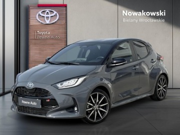 Toyota Yaris IV Hatchback Facelifting 1.5 Hybrid Dynamic Force 130KM 2025 Toyota Yaris Hybrid 1.5 GR Sport IV (2020-) Hybrid