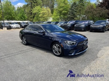 Mercedes Klasa E W213 2021 Mercedes-Benz Klasa E 2021 MERCEDES-BENZ E 350 4MATIC 2.0 Benzyna 250KM