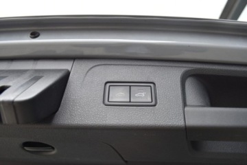 Volkswagen Passat B8 Variant Facelifting 2.0 TSI 190KM 2022 Volkswagen Passat SalonPL 2.0 TSI 190KM DSG Business NaviMatrixKeyLessKame, zdjęcie 36