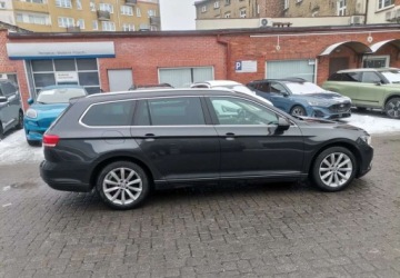 Volkswagen Passat B8 Variant 2.0 TDI BlueMotion SCR 150KM 2018 Volkswagen Passat Volkswagen Passat 2.0 TDI SCR DSG Trendline 2.0 Diesel, zdjęcie 6