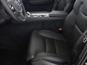 Volvo XC60 II 2025 VOLVO XC60 B5 B AWD Ultra Black Edition Suv 2.0 (264KM) 2025, zdjęcie 8