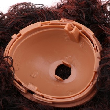 Каштановые вьющиеся волосы с головой