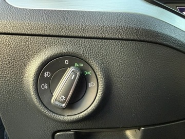 Skoda Superb III Kombi Facelifting 2.0 TDI SCR 150KM 2019 Škoda Superb Skoda Superb 2.0 TDI 150KM 2019, zdjęcie 29