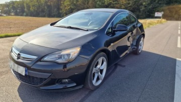 Opel Astra J Hatchback 5d 2.0 CDTI ECOTEC 165KM 2012 Opel Astra 2.0 Gtc 165KM, zdjęcie 9