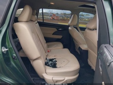 Toyota Highlander III 2023 Toyota Highlander 2023 TOYOTA HIGHLANDER HYBRID XLE 2.5 Hybryda 186KM, zdjęcie 11