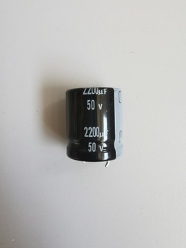 Kondensator Nichicon LLS1H222MELZ