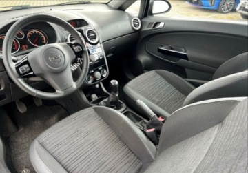 Opel Corsa E Hatchback 3d 1.2 Twinport 70KM 2014 Opel Corsa 1.2 16V 70KM MT Enjoy 1.2 Benzyna 70KM, zdjęcie 2