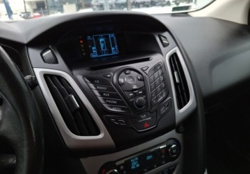 Ford Focus III Kombi 1.0 EcoBoost 125KM 2013 Ford Focus Ford Focus 1.0 Ecoboost, Salon Pl, 2kpl. opon. Benzyna 125KM, zdjęcie 18