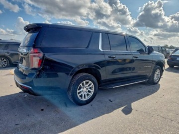 Chevrolet Suburban GMT900 2023 Chevrolet Suburban k1500 lt, 2023r., 4x4, 5.3L 5.3 Benzyna 355KM, zdjęcie 2