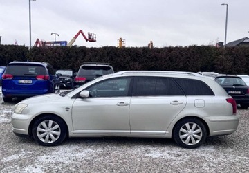 Toyota Avensis II Kombi 2.0 D-4D 116KM 2003 Toyota Avensis 2003 r. 2.0 Diesel 116KM, zdjęcie 2