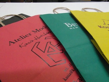 TORBA PAPIEROWA Z LOGO A4 KOLOR 24x10x32 100 SZT