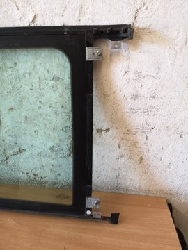 AUDI A3 8L SKLO (OKNO) BOČNÍ LEVÝ ZVEDANÁ 3D KAROSÉRIE