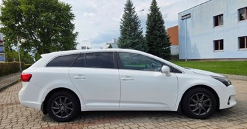 Toyota Avensis III Wagon Facelifting 2.0 D-4D 124KM 2015 Toyota Avensis SALON Navi, KAMERA przebieg wpisuje na fakturzeOrg.lakier1w, zdjęcie 13