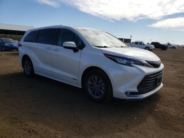 Toyota Sienna III 2021 Toyota Sienna 2021, 2.5L, 4x4, XLE, po gradobiciu 2.5 Hybryda 245KM, zdjęcie 3