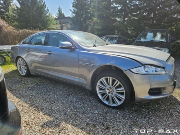 Jaguar XJ VII X351 Sedan SWB 3.0L V6D 600 275KM 2011 Jaguar XJ Caly uszkodzonym silnik 3.0 Diesel 275KM, zdjęcie 2