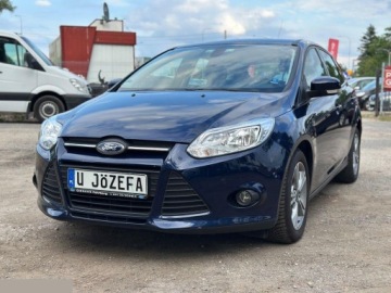 Ford Focus III Hatchback 5d 1.0 EcoBoost 100KM 2013 Ford Focus 1.0 EcoBoost Start-Stopp-System Champions Edition 100KM 2013r, zdjęcie 1