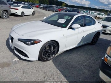 Alfa Romeo Giulia II Sedan Facelifting 2.0 Turbo 280KM 2022 Alfa Romeo Giulia Ti 2022 2.0l 2.0 Benzyna 280KM, zdjęcie 1