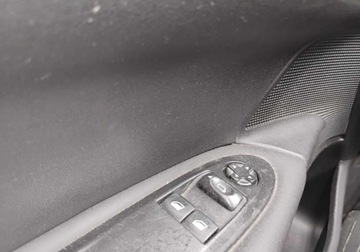 Citroen C4 I Hatchback Facelifting 1.6 HDI 92KM 2010 Citroen C4 2011r, 1.6 HDI. Lekko uszkodzony prawy bok. 1.6 Diesel 92KM, zdjęcie 9