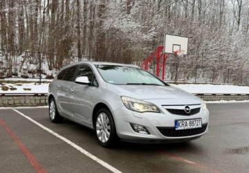 Opel Astra J Sports Tourer 1.4 Turbo ECOTEC 140KM 2011 Opel Astra Opel Astra 1.4 Turbo Cosmo 1.4 Benzyna 140KM, zdjęcie 1