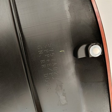 LIŠTA DVEŘE LEVÝ ZADNÍ MITSUBISHI PAJERO 5757A027