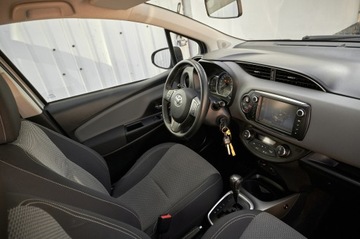 Toyota Yaris III 2015 Toyota Yaris Hybrid 1.5 VVT-i KAMERA zarejestrowany w Polsce, zdjęcie 26