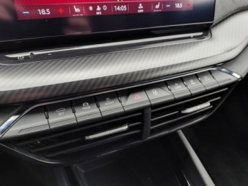 Skoda Octavia IV RS Kombi 2.0 TDI SCR 200KM 2023 Skoda Octavia RS, Head-Up, Matrix, Kamera, Asystenci, Ambiente, Hak 2.0, zdjęcie 27