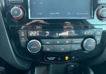 Nissan Qashqai II Crossover 1.2 DIG-T 115KM 2016 Nissan Qashqai 1.2 Benzyna 115 KM Panorama Nawigacja Sensor Kamera 1.2, zdjęcie 14