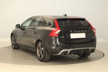 Volvo V60 I Kombi Facelifting 2.0 D2 DRIVE-E 120KM 2016 Volvo V60 D2 2.0, Skóra, Navi, Xenon, Bi-Xenon, zdjęcie 3