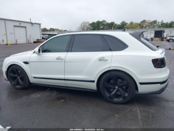 Bentley Bentayga 2018 Bentley Bentayga W12 2018 6.8 Benzyna 608KM, zdjęcie 1