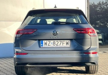 Volkswagen Golf VIII Variant 2.0 TDI 115KM 2023 Volkswagen Golf Salon Polska Parktronic Cyfrowe zegary Navi Tempomat a, zdjęcie 10