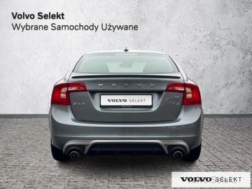 Volvo S60 II Sedan Facelifting 2.0 T3 DRIVE-E 152KM 2018 Volvo S60 FV23% SalonPL T3 RDesign Momentum Biksen, zdjęcie 4