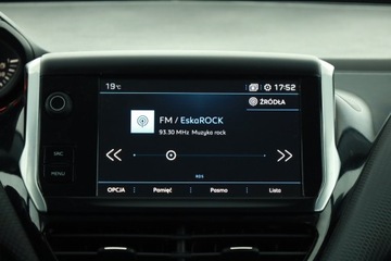 Peugeot 2008 I SUV Facelifting 1.2 PureTech 82KM 2017 Peugeot 2008 1.2 PureTech, Salon Polska, Navi, zdjęcie 9