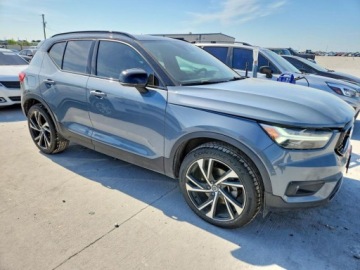 Volvo XC40 2021 Volvo XC 40 T5 R-Design 2021 2.0 Benzyna 248KM, zdjęcie 4
