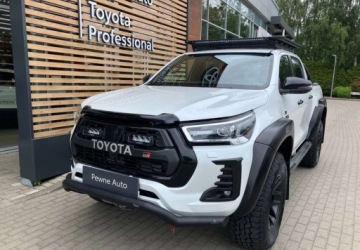 Toyota Hilux VIII Podwójna kabina Facelifting 2.8 D-4D 204KM 2022 Toyota Hilux Toyota Hilux 2.8 D-4D Double Cab GR Sport 4x4 2.8 Diesel 204KM
