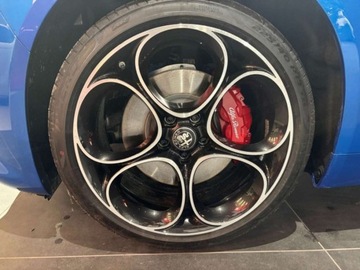 Alfa Romeo Giulia II Sedan Facelifting 2023 2.0 GME Turbo 280KM 2025 ALFA ROMEO Giulia Turbo Veloce Q4 Sedan 2.0 (280KM) 2025, zdjęcie 12