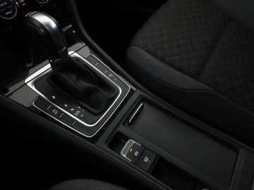 Volkswagen Golf VII Variant Facelifting 1.6 TDI-CR DPF BMT 115KM 2019 Volkswagen Golf DSG klima auto navi grzane fotele, zdjęcie 28