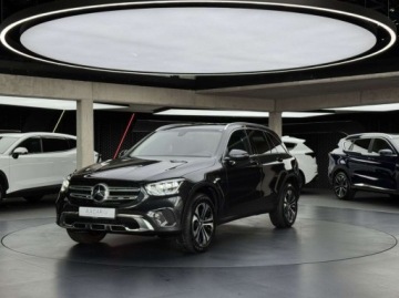 Mercedes GLC C253 SUV Plug-In 2.0 300e 320KM 2020 Mercedes-Benz GLC 300e 4Matic EQ-Power Business ACC Kamera cofania Nawi
