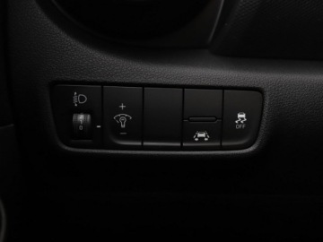 Hyundai Kona I 2017 Hyundai Kona klimatyzacja LED kamera i czujniki, zdjęcie 32