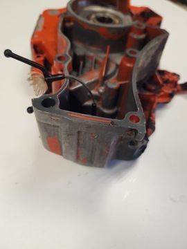 КАННЕР ЛЕВАЯ ПОЛОВИНА HUSQVARNA 555 560XP ОРИГИНАЛ
