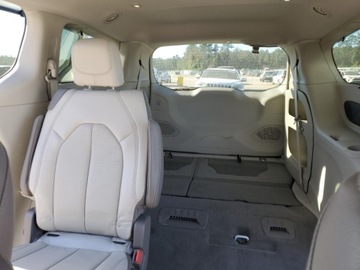 Chrysler Pacifica II 2018 Chrysler Pacifica Touring L 2018 3.6L 3.6 Benzyna 287KM, zdjęcie 10