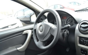 Dacia Sandero I Hatchback 5d 1.6 MPI 84KM 2011 Dacia Sandero Stepway Bezwypadkowe - Niski przebieg - klimatyzacja - Zadba, zdjęcie 28