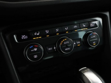 Volkswagen Tiguan II SUV 2.0 TDI 150KM 2018 Volkswagen Tiguan 2.0 TDI Automat 4Motion Highline, zdjęcie 30