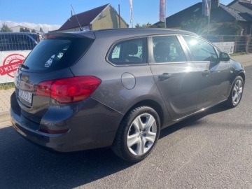 Opel Astra J Sports Tourer 1.7 CDTI ECOTEC 110KM 2012 Opel Astra KLIMATYZACJA PARKTRONIC EL.SZYBY EL.LUSTERKA NOWY ROZRZAD GWARA, zdjęcie 2