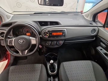 Toyota Yaris III Hatchback 5d Facelifting 1.0 VVT-i 69KM 2014 Toyota Yaris 1.0 Active III (2011-2019) Toyota Yar, zdjęcie 2
