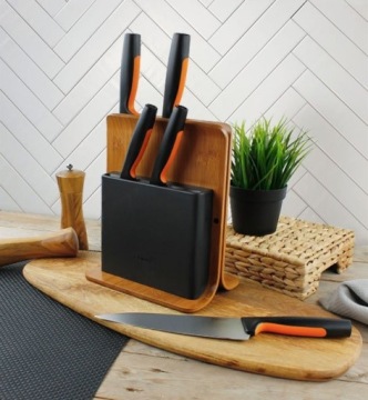 НАБОР КУХОННЫХ НОЖЕЙ X5 В БАМБУКЕ FISKAR ФУНКЦИОНАЛЬНАЯ ФОРМА СТАЛЬ